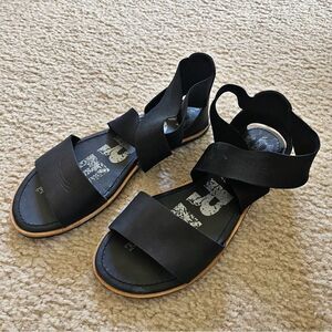SOREL Stylish Black Women's Sandals Thick Straps Gladiator Style Size 8